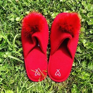 💋 Victoria’s Secret 🌹 Slippers Red ❤️
